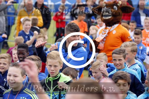 Arnhem 31 mei 2015
Voetbalclinic Klaas jan Huntelaar foundation op Papendal. Ook Enzo Knol en zijn vriendin Dee v d Zeeuw waren ook aanwezig.