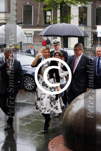 Utrecht 18 mei 2015
Koningin Maxima arriveert in haar audi A8 bij de prins Claus Leerstoel in Utrecht.