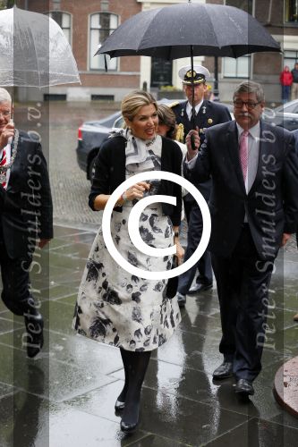 Utrecht 18 mei 2015
Koningin Maxima arriveert in haar audi A8 bij de prins Claus Leerstoel in Utrecht.
