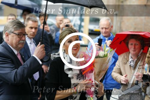 Utrecht 18 mei 2015
Koningin Maxima arriveert in haar audi A8 bij de prins Claus Leerstoel in Utrecht.