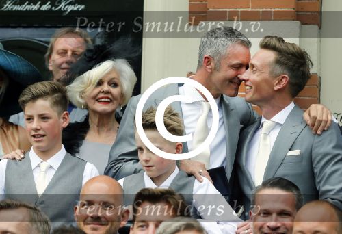 Amsterdam 1 mei 2015
Koos v Plateringen en Ton Keunen trouwen in huis Bartalotti. Ook de 2 zoons van Ton zijn aanwezig.