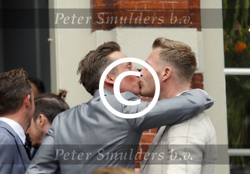 Amsterdam 1 mei 2015
Koos v Plateringen en Ton Keunen trouwen in huis Bartalotti. Ook de 2 zoons van Ton zijn aanwezig.