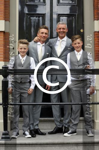 Amsterdam 1 mei 2015
Koos v Plateringen en Ton Keunen trouwen in huis Bartalotti. Ook de 2 zoons van Ton zijn aanwezig.