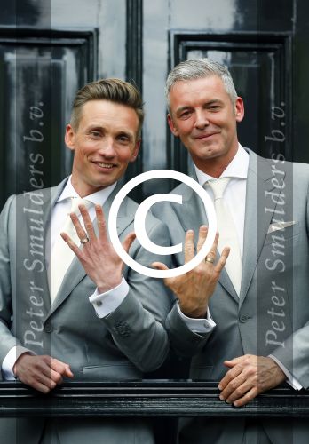 Amsterdam 1 mei 2015
Koos v Plateringen en Ton Keunen trouwen in huis Bartalotti. Ook de 2 zoons van Ton zijn aanwezig.