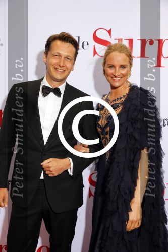 Amsterdam 18 mei 2015
Premiere de surprise van Mike v Diem met in de hoofdrollen Georgina Verbaan en Jeroen v Koningsbrugge. De premiere was in Tuschinski. Lieke v Lexmond met vriend Bas v Veggel