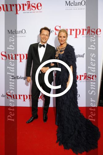 Amsterdam 18 mei 2015
Premiere de surprise van Mike v Diem met in de hoofdrollen Georgina Verbaan en Jeroen v Koningsbrugge. De premiere was in Tuschinski. Lieke v Lexmond met vriend Bas v Veggel