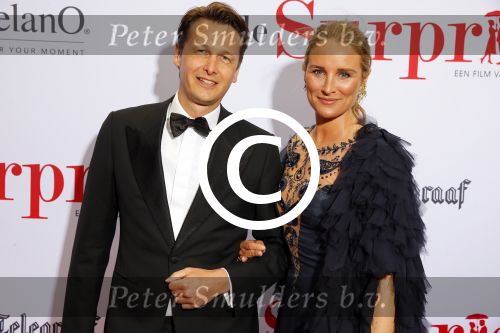 Amsterdam 18 mei 2015
Premiere de surprise van Mike v Diem met in de hoofdrollen Georgina Verbaan en Jeroen v Koningsbrugge. De premiere was in Tuschinski. Lieke v Lexmond met vriend Bas v Veggel