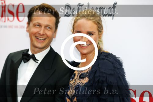 Amsterdam 18 mei 2015
Premiere de surprise van Mike v Diem met in de hoofdrollen Georgina Verbaan en Jeroen v Koningsbrugge. De premiere was in Tuschinski. Lieke v Lexmond met vriend Bas v Veggel