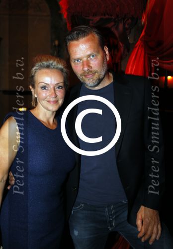 Amsterdam 11 mei 2015 
Jon v Eerd en zijn partner Ton vieren hun 30 jarig huwelijk met een feest met vele collega\'s.
Lone v Roosendaal met man