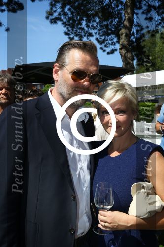 Amsterdam, 4 Juni 2015
Party van Talkies Magazine op het terras van het Hilton Hotel op de Apollolaan.
Lone v Roosendaal met man
