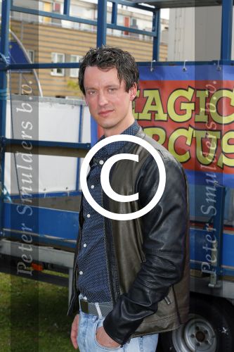 Amsterdam 21 mei 2015  
Presentatie nieuwe theaterstukken Janke Dekker Productions. (Janke Dekker en Michael v Praag)
Aanwezige castleden Erris v Ginkel Esther Lindenbergh Frans Mulder Johnny Kraaijkamp Kali v Starrenburg Suus Ruis Sandra Reemer Xander de Vledder Truus te Stelle Maaike Widdershoven en Mike Weerts