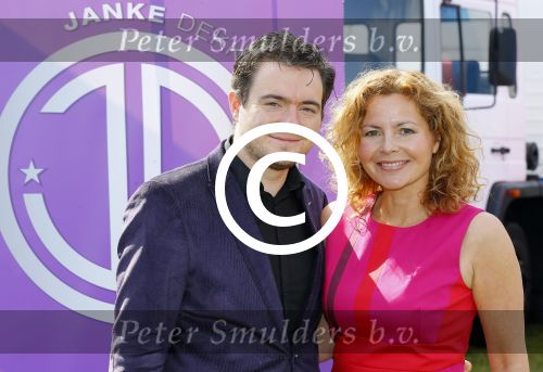 Amsterdam 21 mei 2015  
Presentatie nieuwe theaterstukken Janke Dekker Productions. (Janke Dekker en Michael v Praag)
Aanwezige castleden Erris v Ginkel Esther Lindenbergh Frans Mulder Johnny Kraaijkamp Kali v Starrenburg Suus Ruis Sandra Reemer Xander de Vledder Truus te Stelle Maaike Widdershoven en Mike Weerts