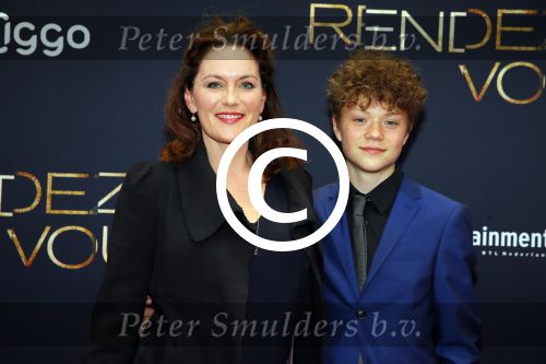 Amsterdam 1 juni 2015
Fajah Lourens met haar nieuwe vriend Gijs Scheringa.Premiere Rendez Vous in het nieuwe de la mar met oa Mark v Eeuwen Loes Haverkort Peter Paul Muller en Pierre Boulanger. Maike Meijer en zoon
