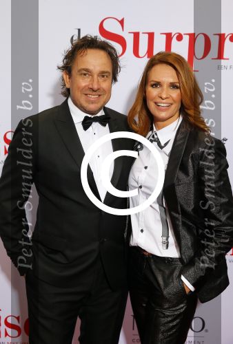 Amsterdam 18 mei 2015
Premiere de surprise van Mike v Diem met in de hoofdrollen Georgina Verbaan en Jeroen v Koningsbrugge. De premiere was in Tuschinski. Marco en Leontine Borsato