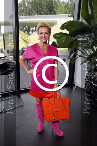 Amsterdam 8 juni 2015
Lunch georganiseerd door Betty de Groot in het Fletscher Hotel aan de A2. Mariska v Kolck