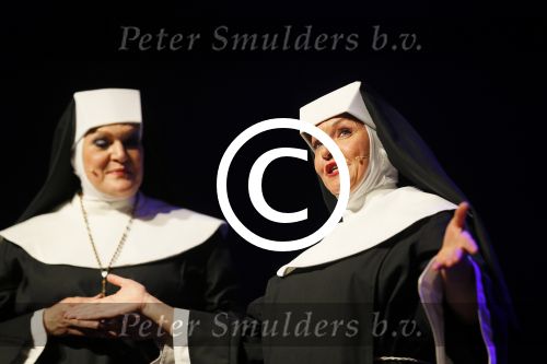 Amsterdam 11 mei 2015     
Presentaie castleden van de nieuwe stukken van Dommelgraaf en Cornelisse productions in de Meervaart.