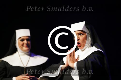 Amsterdam 11 mei 2015     
Presentaie castleden van de nieuwe stukken van Dommelgraaf en Cornelisse productions in de Meervaart. Mariska v Kolck
