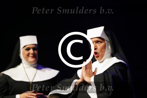 Amsterdam 11 mei 2015     
Presentaie castleden van de nieuwe stukken van Dommelgraaf en Cornelisse productions in de Meervaart. Mariska v Kolck