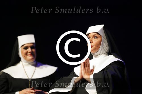 Amsterdam 11 mei 2015     
Presentaie castleden van de nieuwe stukken van Dommelgraaf en Cornelisse productions in de Meervaart. Mariska v Kolck