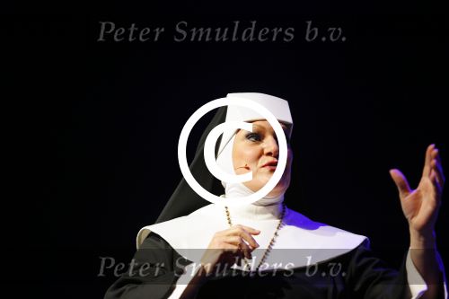 Amsterdam 11 mei 2015     
Presentaie castleden van de nieuwe stukken van Dommelgraaf en Cornelisse productions in de Meervaart. Marjolein Touw