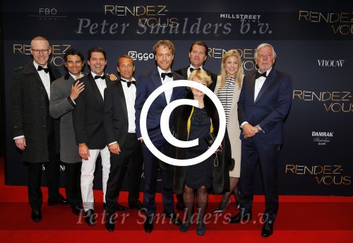 Amsterdam 1 juni 2015
Fajah Lourens met haar nieuwe vriend Gijs Scheringa.Premiere Rendez Vous in het nieuwe de la mar met oa Mark v Eeuwen Loes Haverkort Peter Paul Muller en Pierre Boulanger. Mark met zijn familie