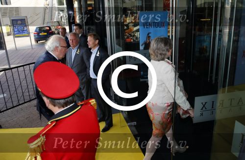 Utrecht 12 mei 2015
Premiere Ventoux in het Beatrix theater.
Mart Smeets met ..