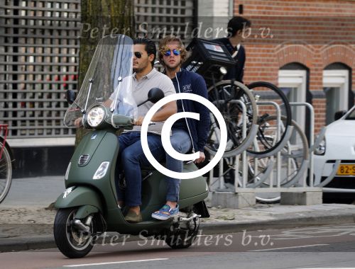 Amsterdam 7 juni 2015 
Marvin Breukhoven met vriend op vespa scooter