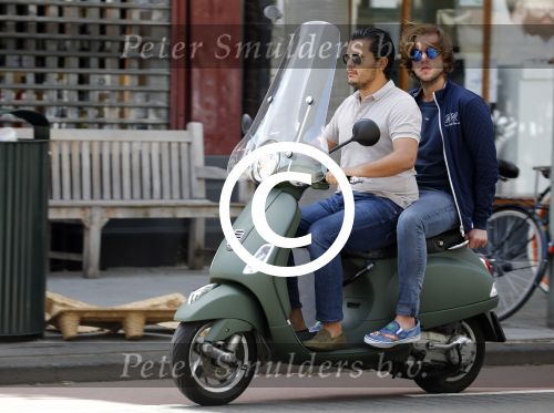 Amsterdam 7 juni 2015 
Marvin Breukhoven met vriend op vespa scooter