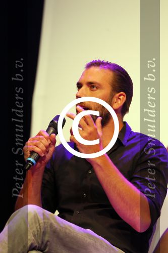 Amsterdam 11 mei 2015     
Presentaie castleden van de nieuwe stukken van Dommelgraaf en Cornelisse productions in de Meervaart. Matteo v d Grijn