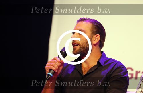 Amsterdam 11 mei 2015     
Presentaie castleden van de nieuwe stukken van Dommelgraaf en Cornelisse productions in de Meervaart. Matteo v d Grijn