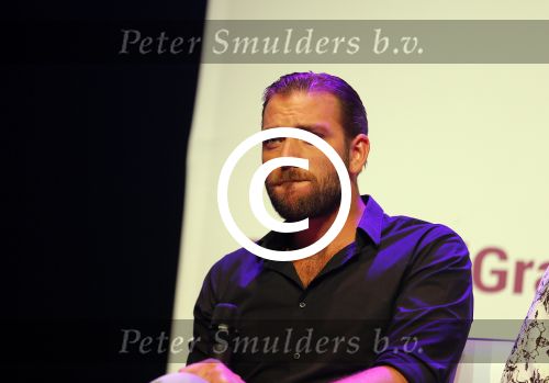 Amsterdam 11 mei 2015     
Presentaie castleden van de nieuwe stukken van Dommelgraaf en Cornelisse productions in de Meervaart. Matteo v d Grijn