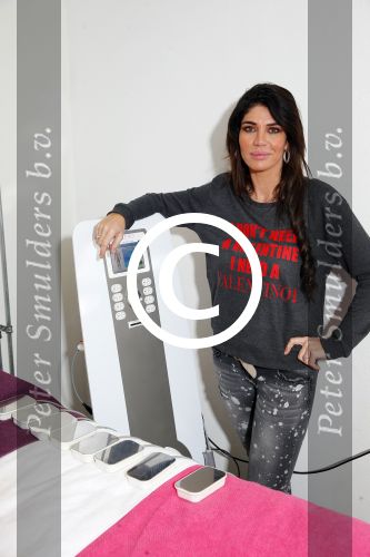 Apeldoorn 19 januari 2015
Melisa v d Meijde in haar salon en bij hun nieuwe huis. Melisa heeft voortaan de sizero van tamara Elbaz.