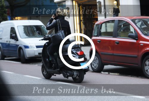 Amsterdam 2 juni 2015
Milika Peterzon en Jurgen Smit samen op de pc hooftstraat.
