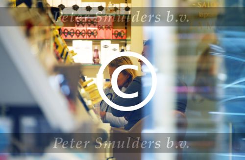 Amsterdam 2 juni 2015
Milika Peterzon en Jurgen Smit samen op de pc hooftstraat.