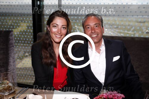 Amsterdam 8 juni 2015
Lunch georganiseerd door Betty de Groot in het Fletscher Hotel aan de A2. Nadia Palesa met Roel (JBL)