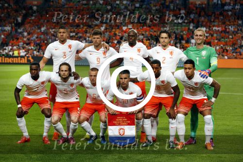 Amsterdam  5 juni 2015
Nederland-USA 3-4 in de arena. Max Smulders mag met Memphis Depay het veld oplopen.
Ivo Borkus loopt met steadycam op het veld.