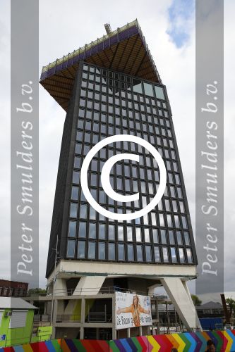Amsterdam 25 mei 2015
Premiere Schneider vs Bax van Alex v Warmerdam in het eye theater.
Verbouwing oude shell toren aan het ij