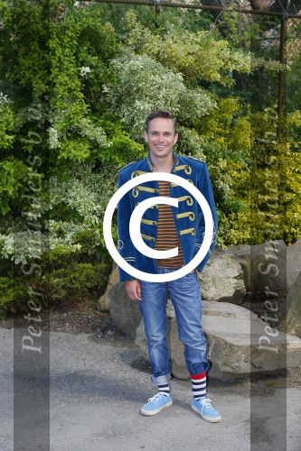 Alphen aan de Rijn 7 mei 2015
Patrick Martens (Koen),Aad van Toor (Adriaan), Bas van Toor (Bassie) en Janouk Kelderman (Keet) tijdens de opnamedag van de nieuwe speelfilm Keet & Koen en de speurtocht naar Bassie & Adriaan .