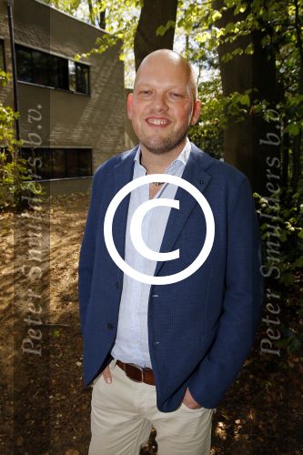 Hilversum 1 mei 2015
Boek presentatie van LUV. Marga Scheide en Jose Hoebee zijn aanwezig in de wisseloord studio\'s.
Peter Boonstra is de maker van het boek.