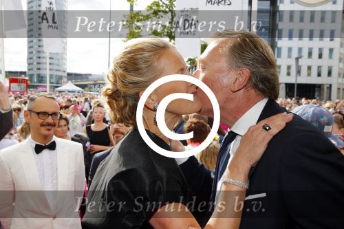 Amsterdam 30 mei 2015
Het 23e damdiner vindt weer plaats bij de HMH Heineken Music Hall.
Prinses Mabel kwam samenmet Viktor en Rolf. Trouwring Mabel