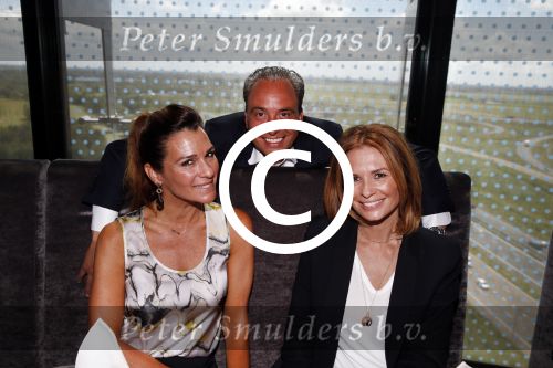Amsterdam 8 juni 2015
Lunch georganiseerd door Betty de Groot in het Fletscher Hotel aan de A2. Quinty Trustfull met Leobtine Borsato en Roel (JBL)
