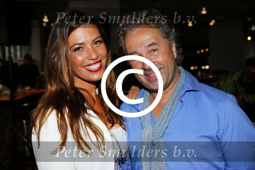 Amsterdam 2 juni 2015  
Bart Bosch 25 jaar artiest . Zijn vrouw kinderen en vader en moeder (ouders) zijn natuurlijk aanwezig.
Rebecca Cabau v Kasbergen presenteert het .