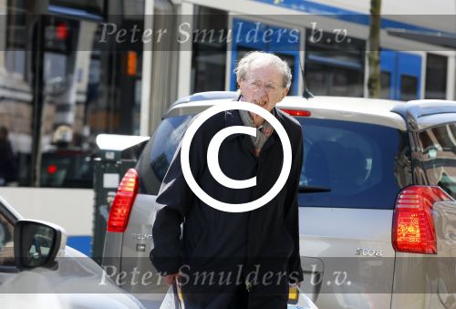 Amsterdam 6 mei 2015  
Schrijver Remco Campert op straat in amsterdam