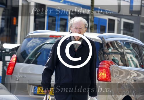 Amsterdam 6 mei 2015  
Schrijver Remco Campert op straat in amsterdam