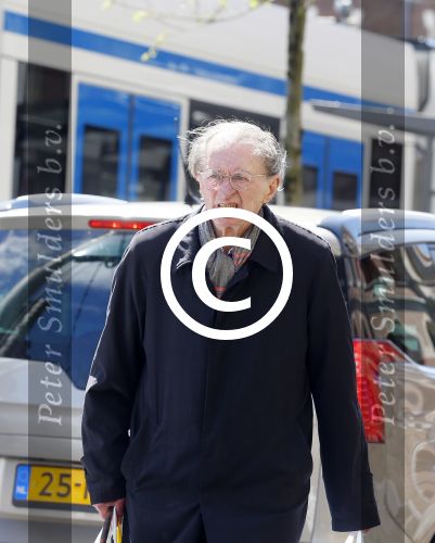 Amsterdam 6 mei 2015  
Schrijver Remco Campert op straat in amsterdam