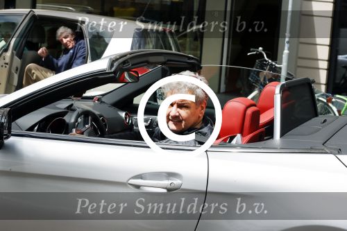Amsterdam 28 mei 2015
Rene Froger in zijn Mercedes SL AMG Cabrio in amsterdam zuid.
