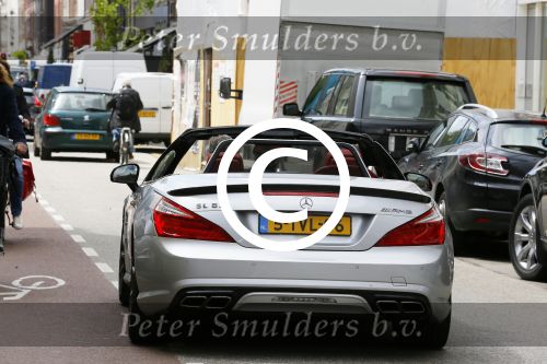 Amsterdam 28 mei 2015
Rene Froger in zijn Mercedes SL AMG Cabrio in amsterdam zuid.