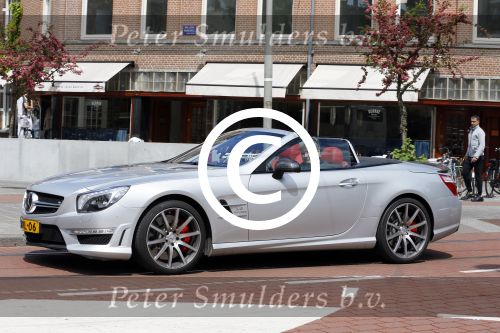 Amsterdam 28 mei 2015
Rene Froger in zijn Mercedes SL AMG Cabrio in amsterdam zuid.