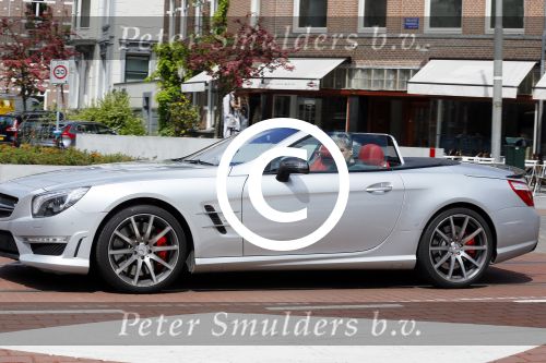 Amsterdam 28 mei 2015
Rene Froger in zijn Mercedes SL AMG Cabrio in amsterdam zuid.