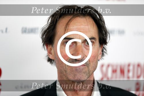 Amsterdam 25 mei 2015
Premiere Schneider vs Bax van Alex v Warmerdam in het eye theater.